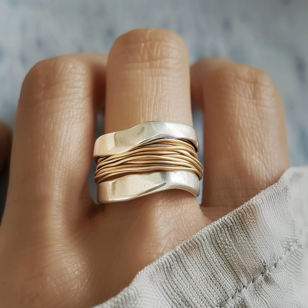 Vanmeeren™ | Zilveren ring met gouden draden