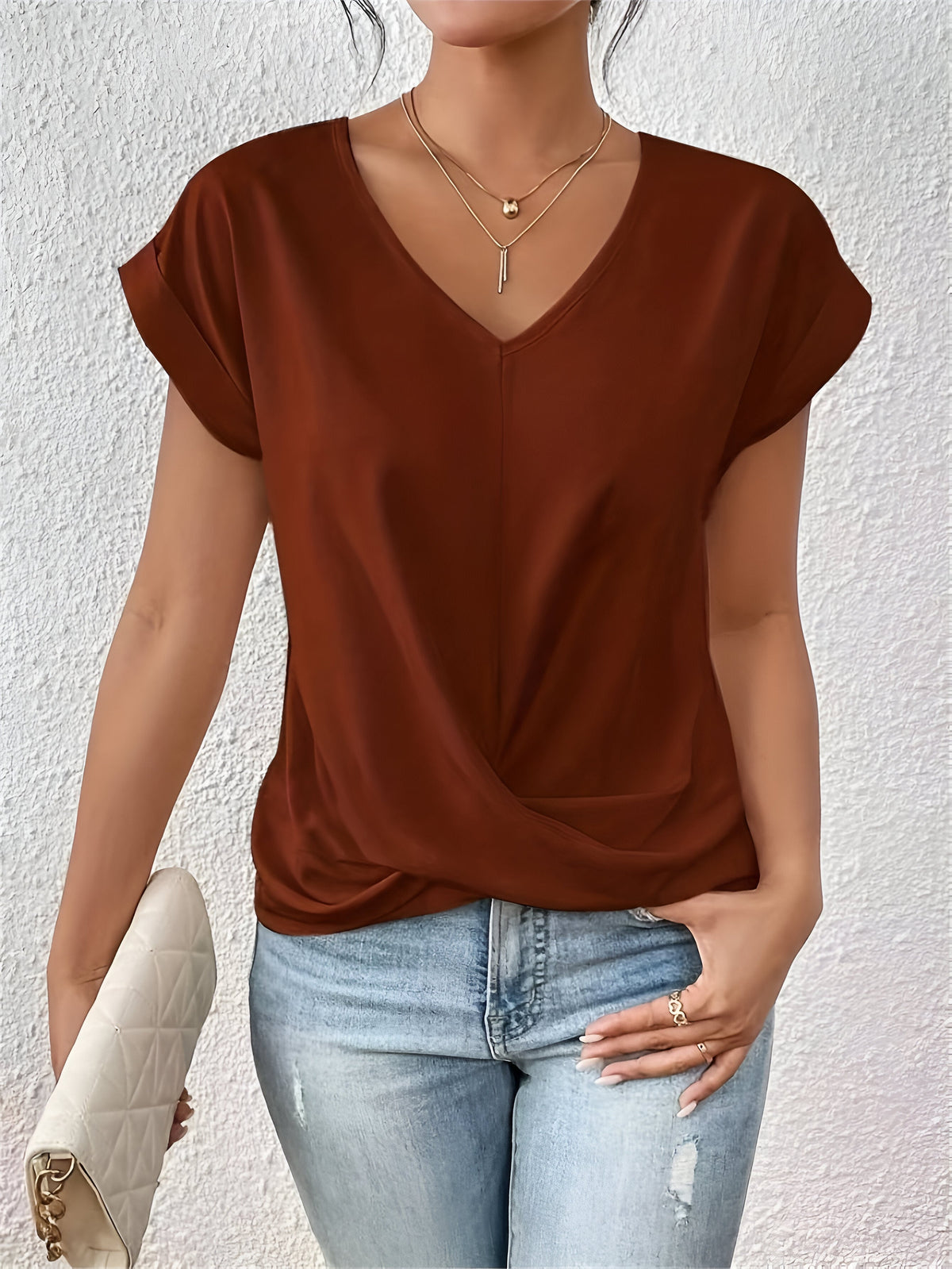 NOËLLE™ | Casual T-shirt with sweetheart neckline