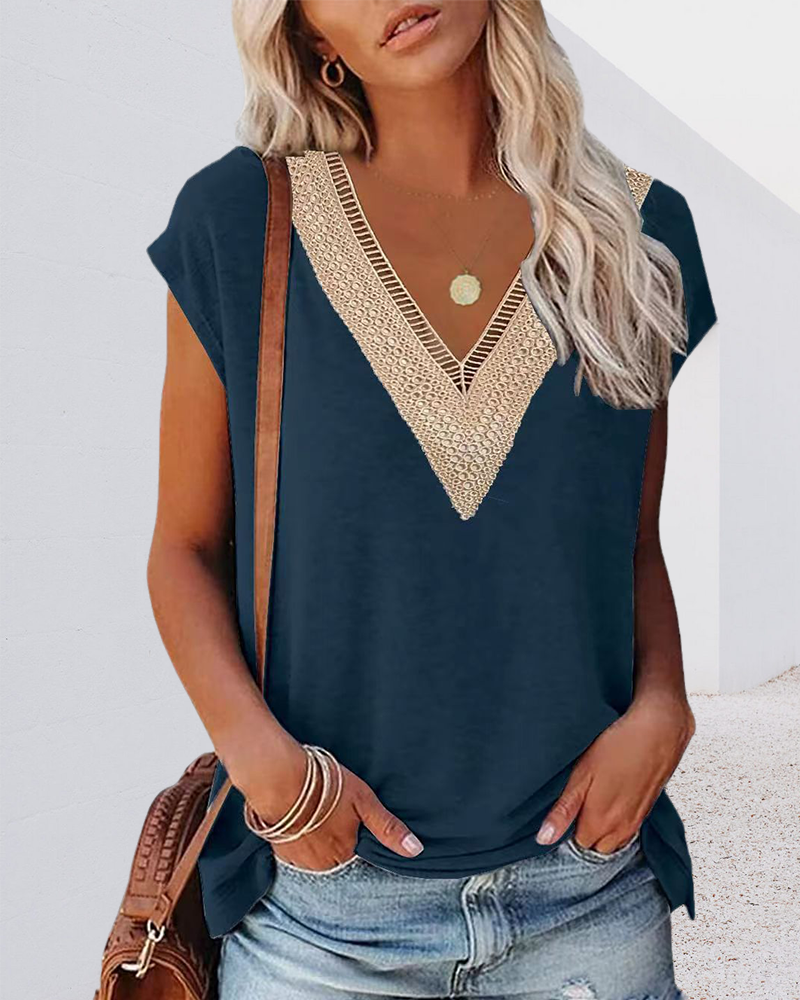 Laluna® | V-hals T-shirt met Kant