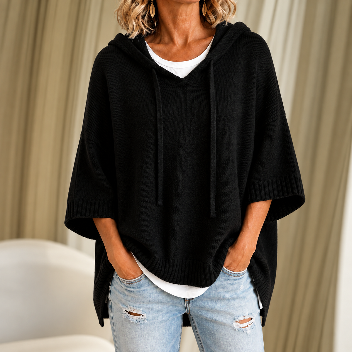 Vanmeeren™  | Gebreide poncho met capuchon en driekwartmouwen
