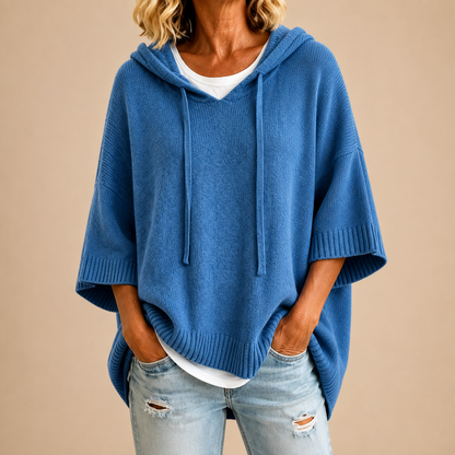 Vanmeeren™  | Gebreide poncho met capuchon en driekwartmouwen