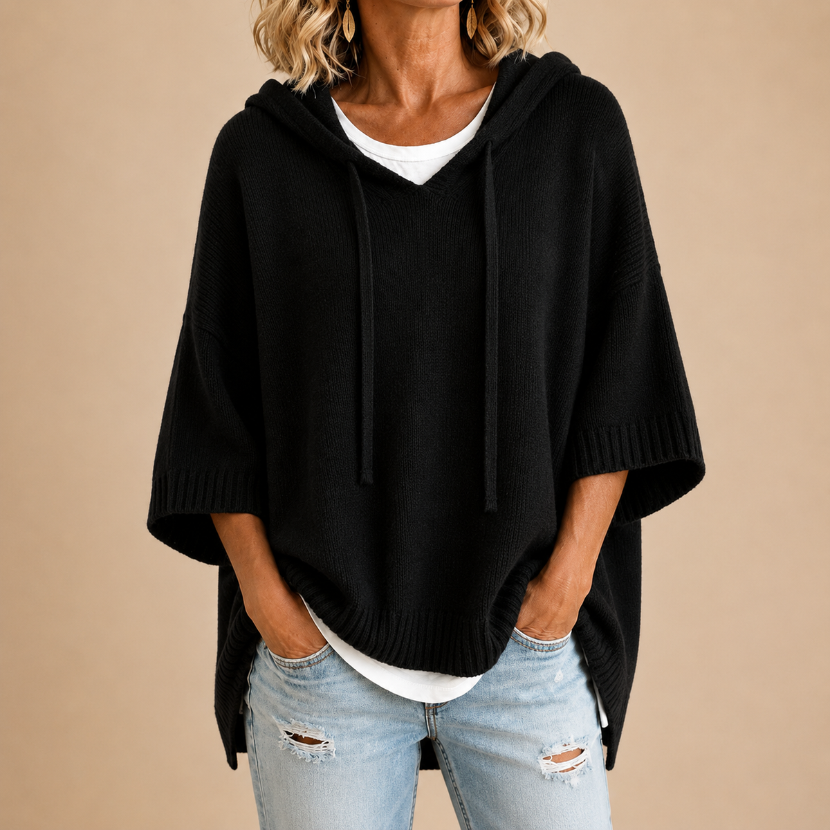 Vanmeeren™  | Gebreide poncho met capuchon en driekwartmouwen