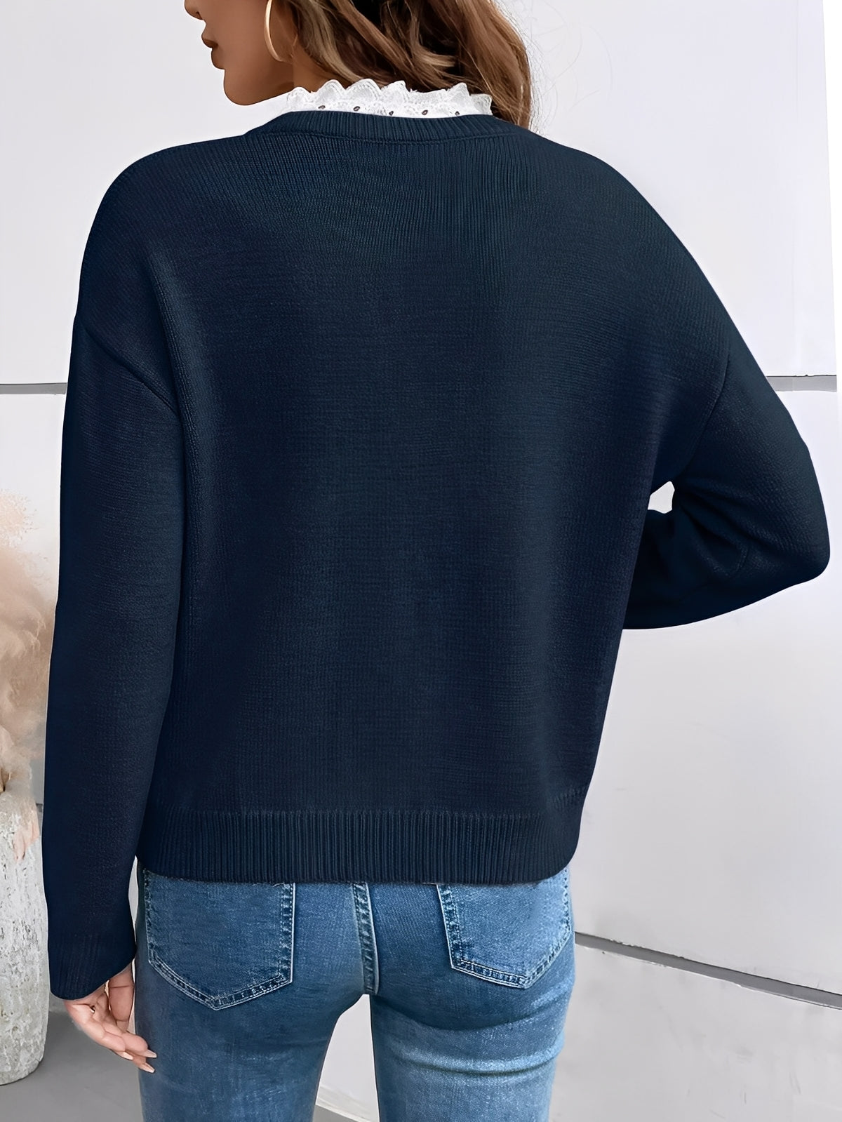 Vanmeeren™ | Chique Gebreide Trui met Elegante Kantkraag