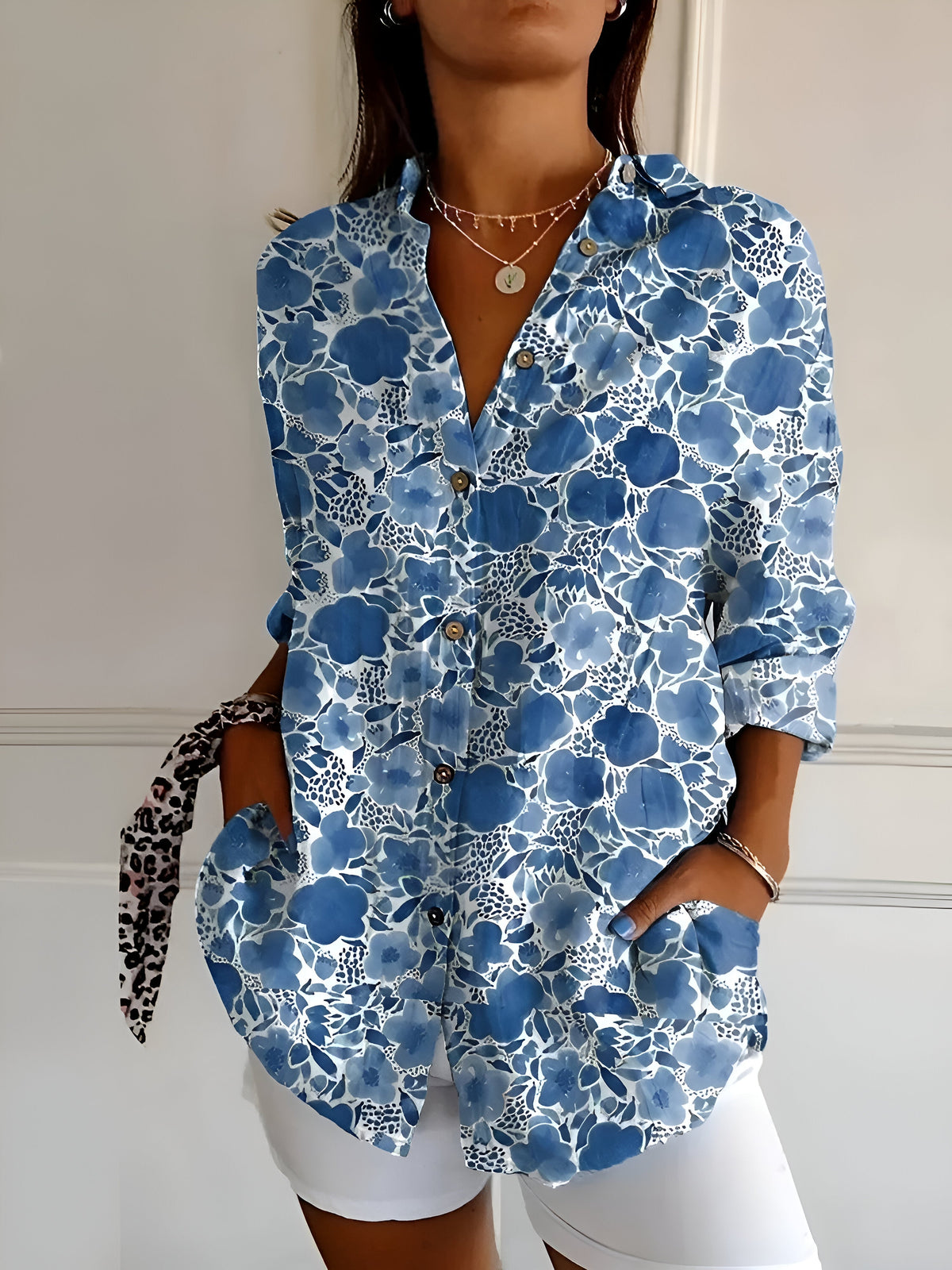 Malou™ | Bloemenblouse met Knopen